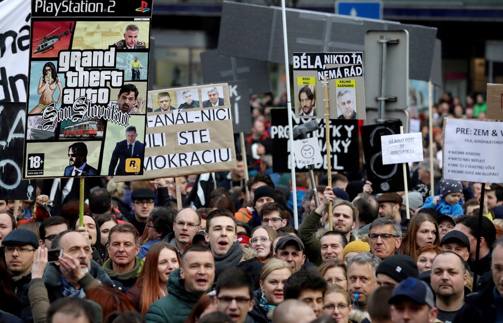 Ve slovenských městech se protestuje za předčasné volby (16. 3. 2018)