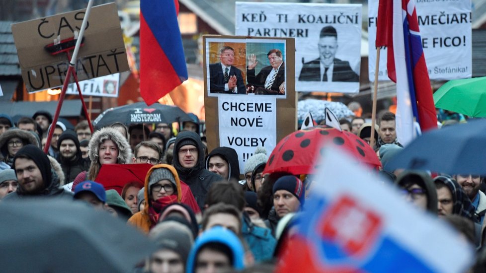 Protest za předčasné volby na Slovensku se konal i na Václavském náměstí v Praze (16. 3. 2018)