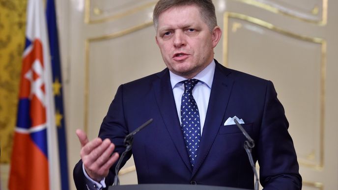 Slovenský premiér Robert Fico podal demisi vlády