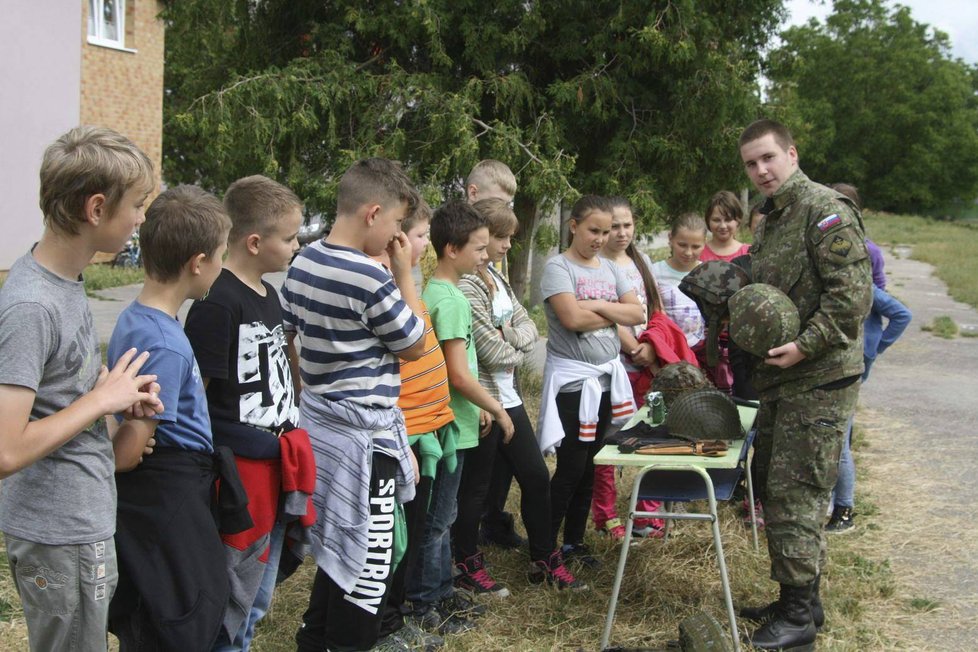 Slovenští branci pořádali názorné ukázky v základních a středních školách.