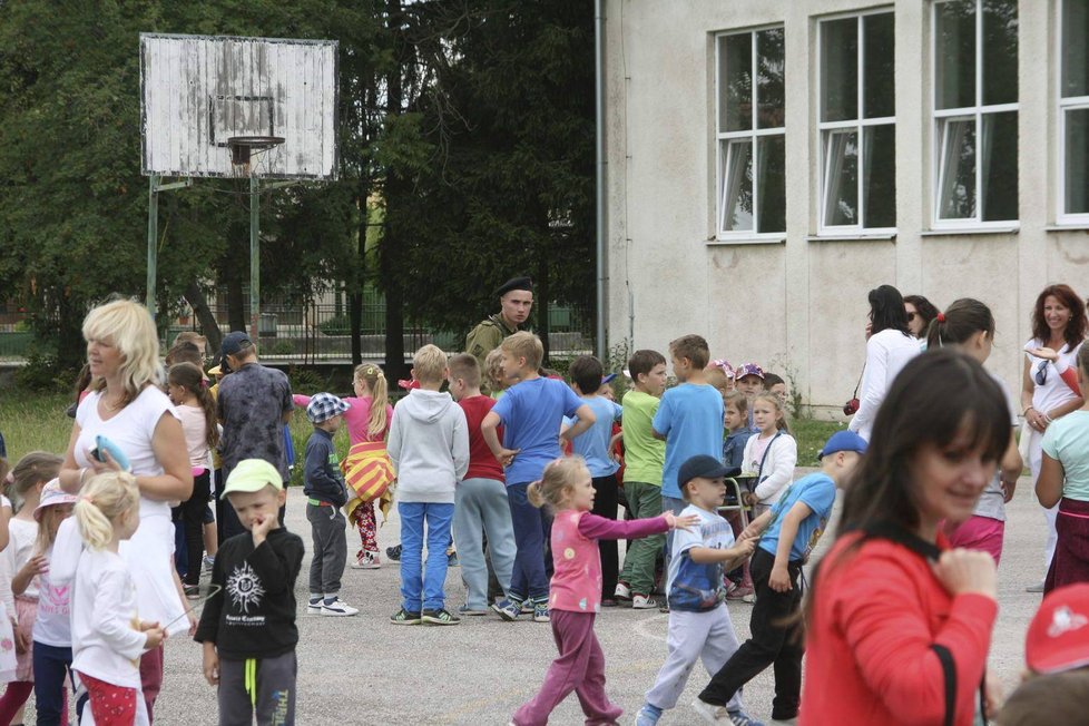 Slovenští branci pořádali názorné ukázky v základních a středních školách.