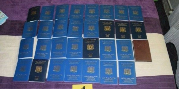 Manželé si v Damašku převzali minimálně 30 cestovních pasů od syrských občanů, za které chtěli inkasovat 800 000 Kč.