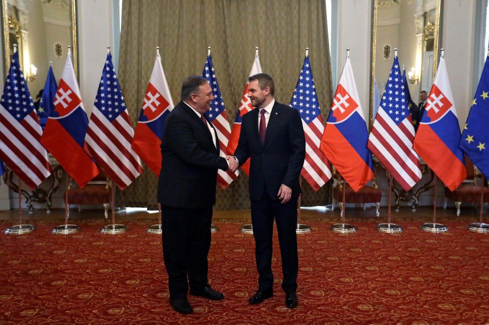 Americký ministr zahraničí Mike Pompeo se setkal se slovenským premiérem Peterem Pellegrinim. (12.2.2019)