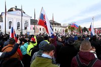 „Omezují nás blázni a psychopati.“ Slováci bouří proti vládě i covidovým opatřením