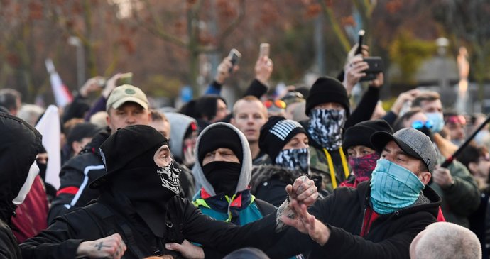 Protivládní demonstrace na Slovensku (17. 11. 2020)