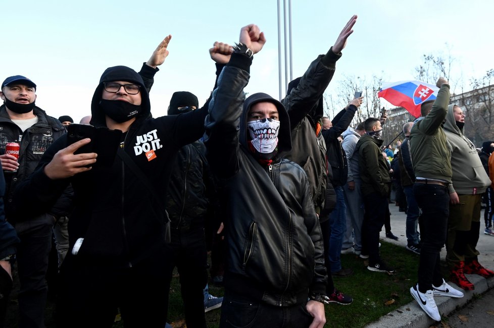 Protivládní demonstrace na Slovensku (17. 11. 2020)