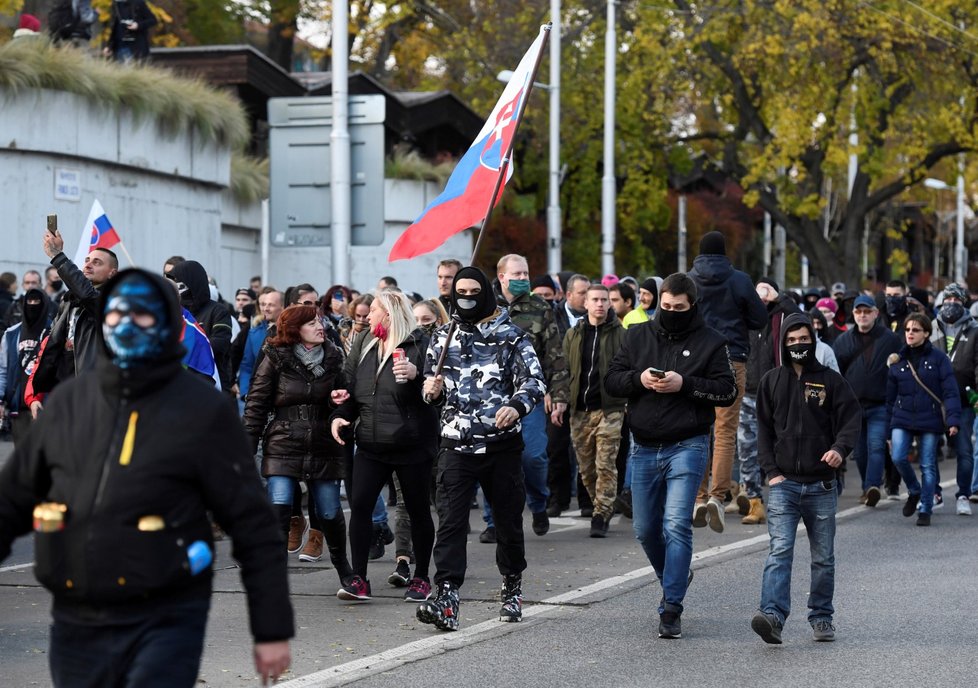 Protivládní demonstrace na Slovensku (17. 11. 2020)