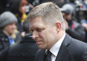 Slovenská vláda je kompletní. Tvoří ji koalice čtyř stran, Robert Fico (Směr-SD) uhájil šest ministerských míst.