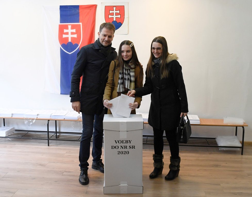 Volby na Slovensku: Igor Matovič (OLaNO) s manželkou Pavlínou a dcerou Rebekou (29.2.2020)