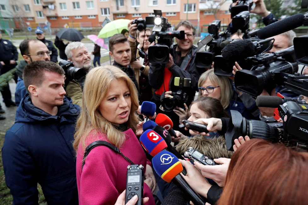 Prezidentské volby na Slovensku: Zuzana Čaputová ve volební místnosti (16. 3. 2019)