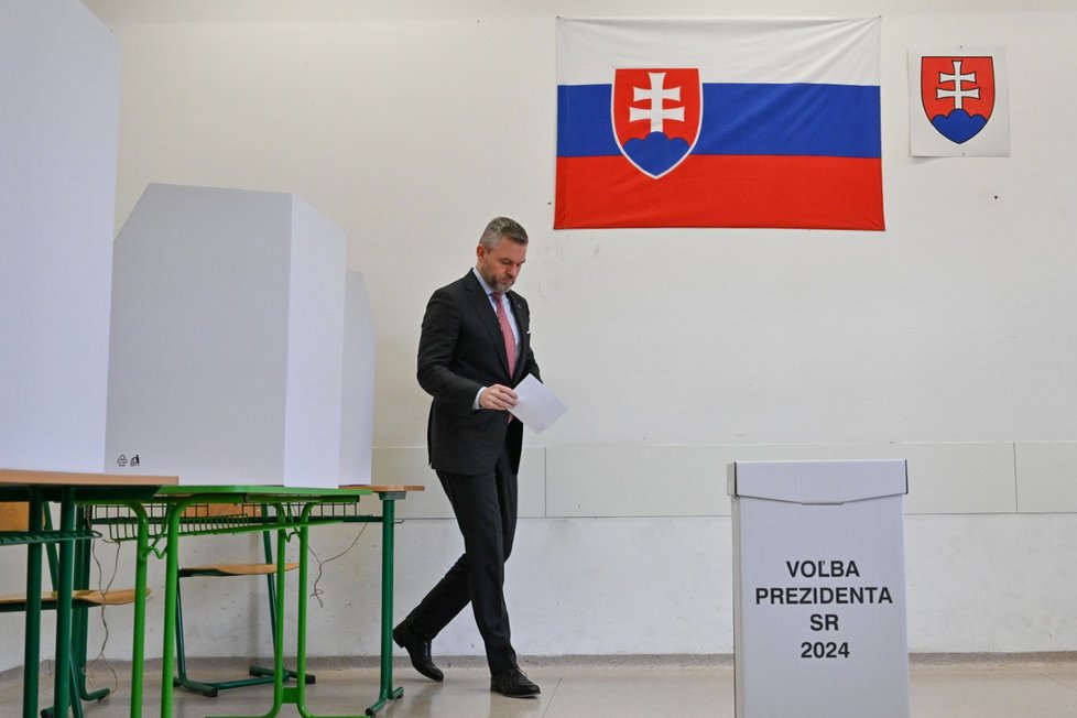 Peter Pellegrini ve volební místnosti