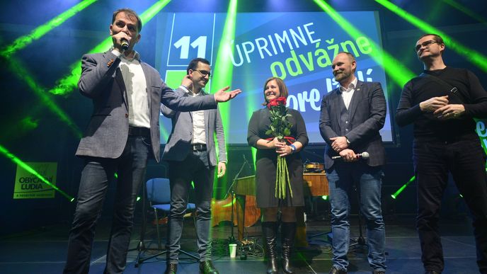 Předseda strany OLaNO a očekávaný premiér Igor Matovič (vlevo)