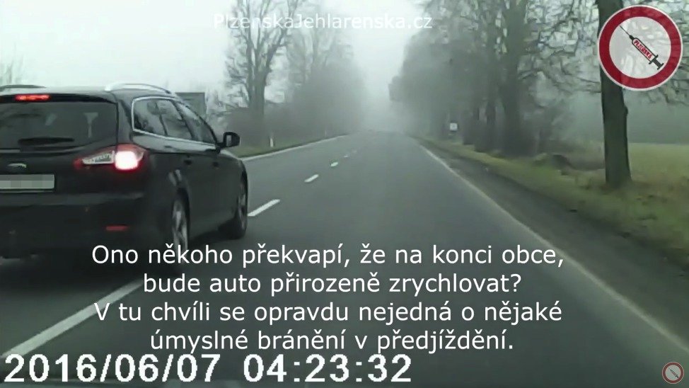 Případ, kterému se diví i policie: Čecha na Slovensku vybrzdil rozzuřený řidič, důvod je šílený.