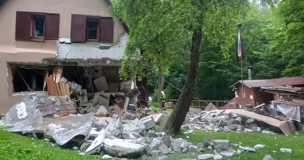 Při výbuchu chaty na Slovensku nebyl nikdo z Čechů vážně zraněn, všichni se postupně vrací do ČR 
