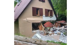 Výbuch chaty v Lehotě pod Vtáčníkom na Slovensku. (25.7.2023)