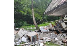 Devět lidí, včetně sedmi dětí, utrpělo zranění při výbuchu plynu na chatě ve slovenské obci Lehota pod Vtáčnikom (25. 7. 2023).