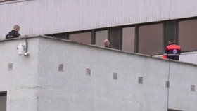 Student Igor vypadl z pátého patra.