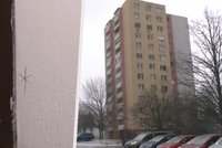 Drzí zloději si značkují byty: Sídlištěm se šíří strach a paranoia