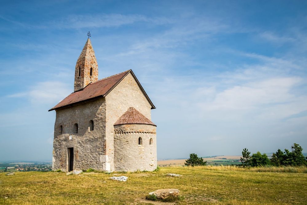 Kostel svatého Michala u obce Dražovce