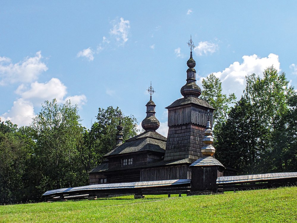 Cerkev svaté Paraskevy ve svídnickém skanzenu byla přestěhována z Nové Polianky