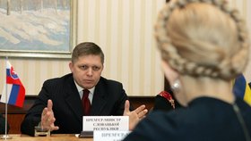 Jednání Roberta Fica a Julie Tymošenkové v lednu 2009.