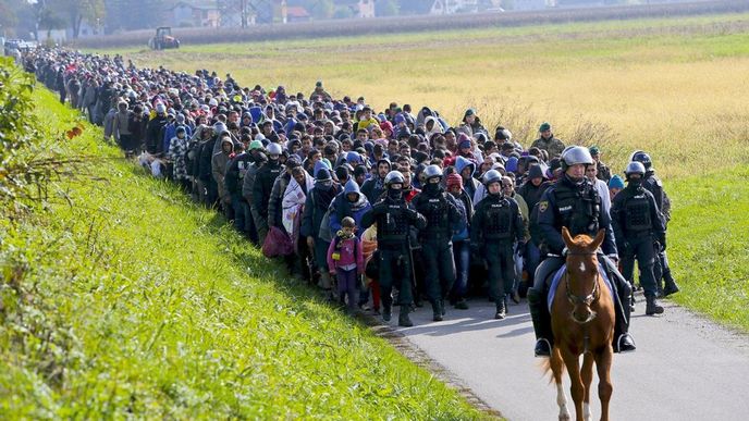 Slovinská policie kontroluje průchod imigrantů přes své území