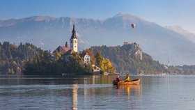 Jezero Bled patří mezi přírodní skvosty Slovinska