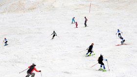 Slovinci se po pandemii koronaviru vrátili k lyžování (17. 5. 2020)