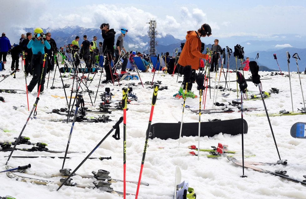 Slovinci se po pandemii koronaviru vrátili k lyžování (17. 5. 2020)