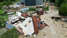 Po katastrofálních povodních pomáhají tisíce lidí. Slovinci hlásí až 15 tisíc poškozených domů