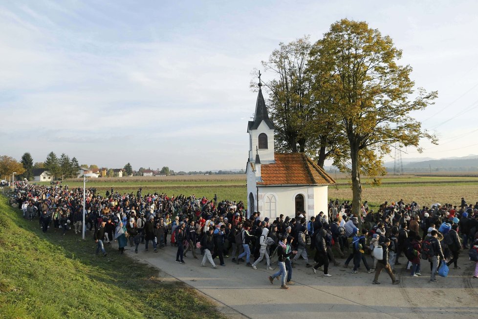 Slovinsko příliv uprchlíků nezvládá, prosí EU o pomoc.