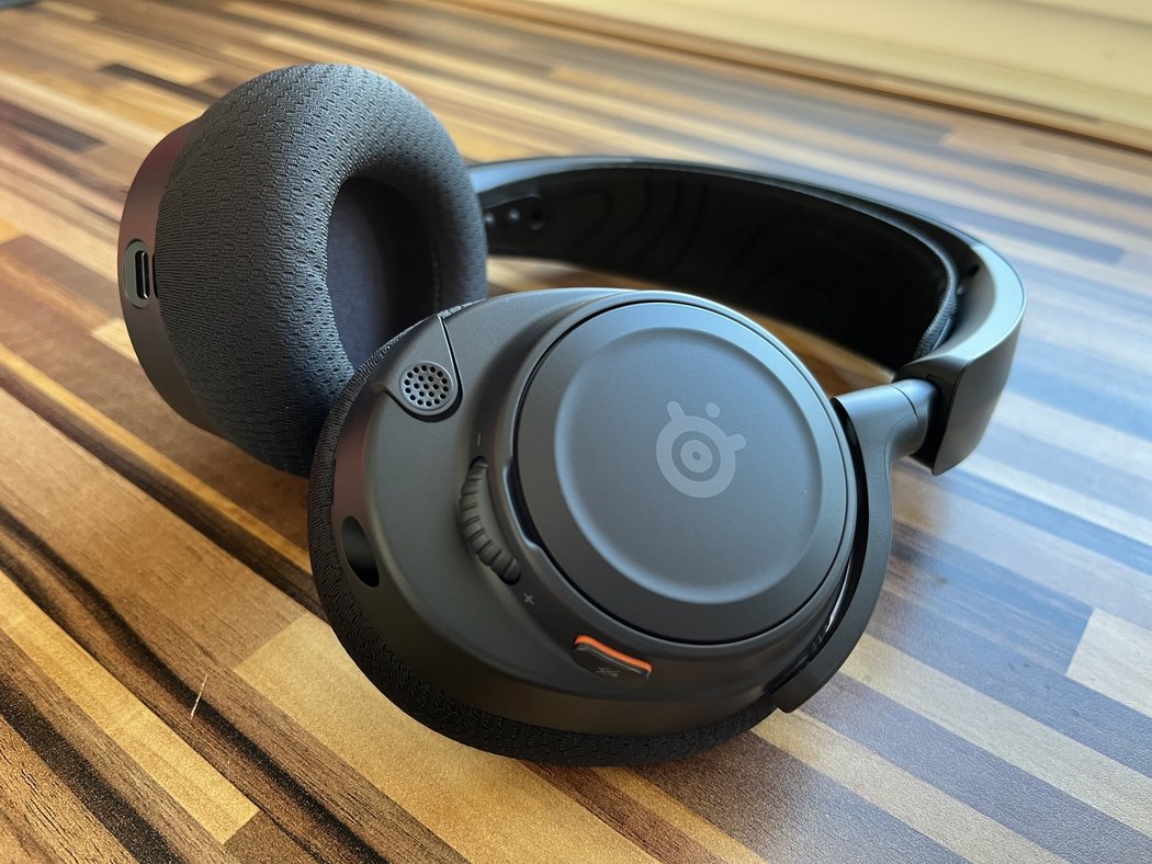 Steelseries Arctis Nova 7 Wireless