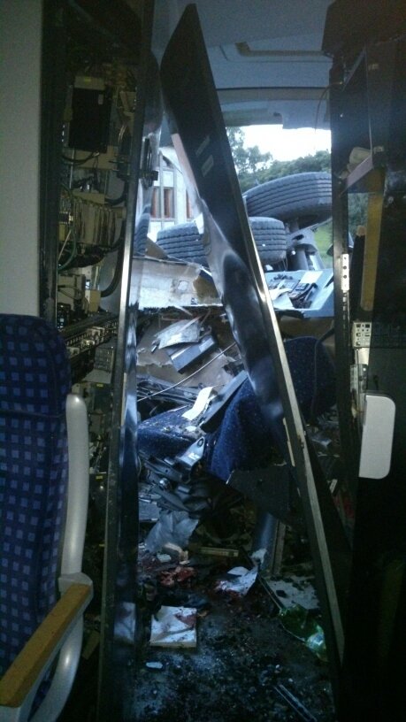 Střet osobního vlaku s náklaďákem se štěrkem ve Šluknově