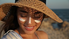 Test přípravků po opalování: Které vaši sluncem namáhanou pokožku zklidní?