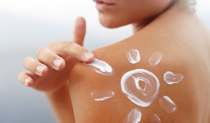 Jak se správně chránit před slunečním zářením? O kůži je nutné pečovat i v zimě!