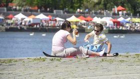 Česko o víkendu prohřeje slunce. Bude letních 28 °C