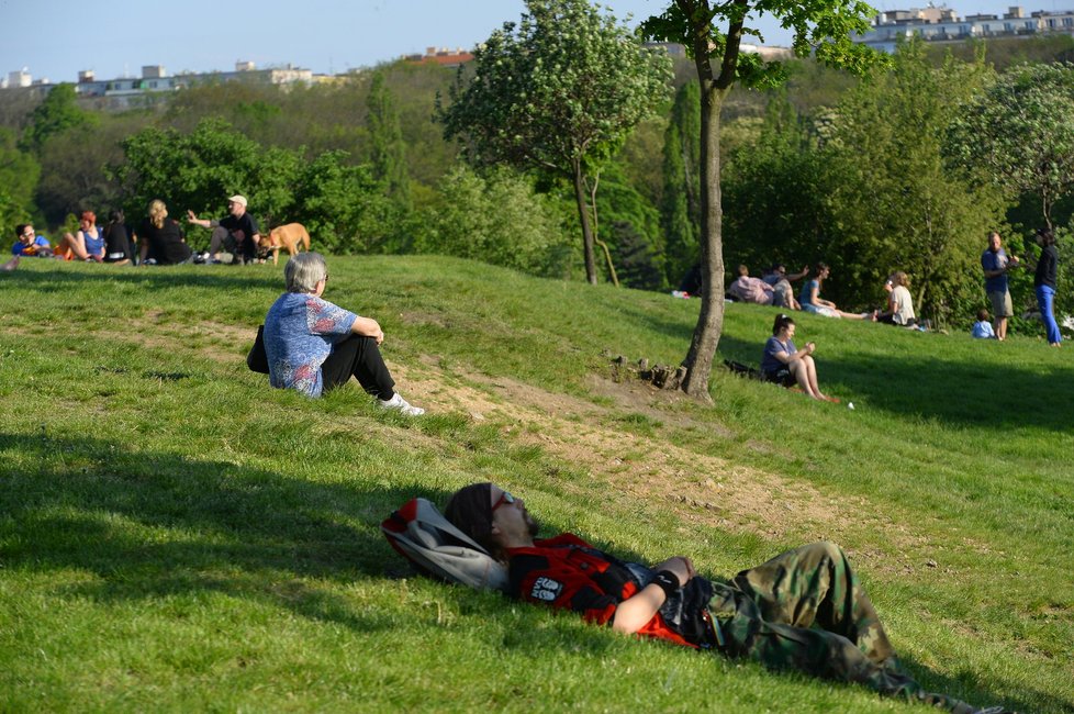 Bude slunečno a teplo.