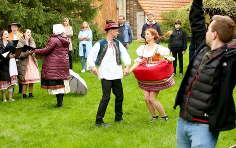 2021 Jako kdyby Jan a Denisa hráli v Hříšném tanci.