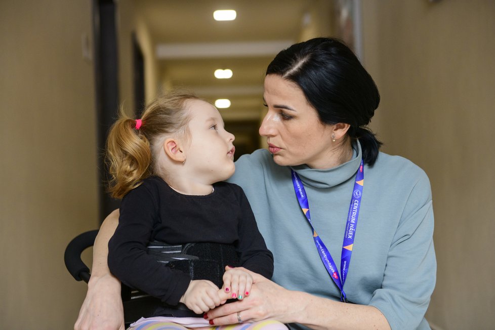 Blesk zastihl Sofinku a její maminku Ivetu na rehabilitačním pobytu v Centru Hájek, kde na sobě 14 dní tvrdě pracovala.