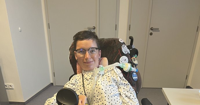 Anička (22) má spinální svalovou atrofii, její stav se začal po léku zlepšovat