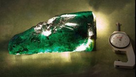 Byť je nově objevený smaragd úctyhodný, největší byl objeven před 8 lety a jmenuje se Slon.