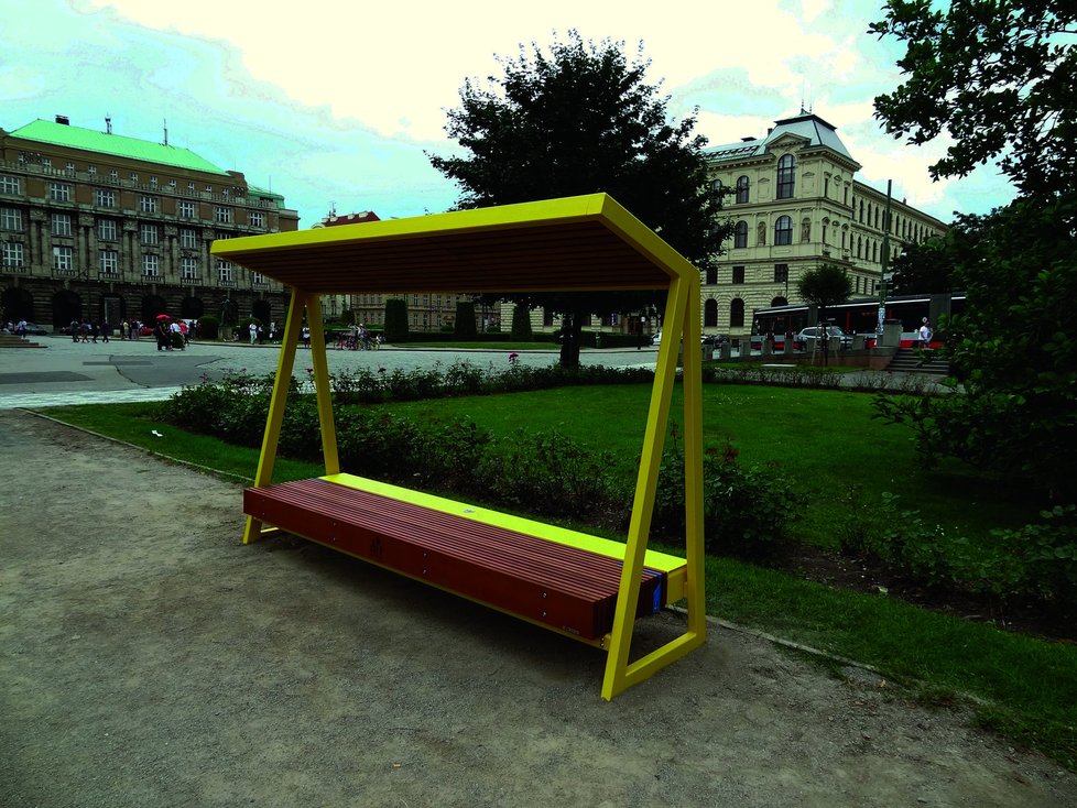 Chytrá lavička se v Praze nachází u Rudolfina.