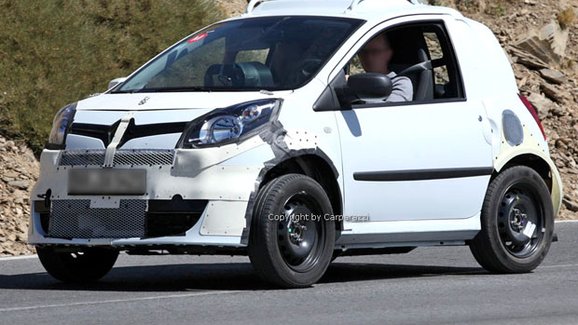 Spy Photos: Smart ForTwo s technikou Renaultu