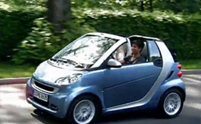 Video: Smart ForTwo – Malé kabrio na projížďce