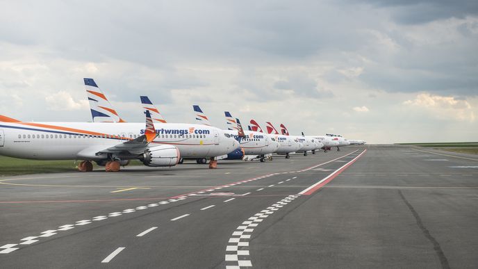 Odstavená letadla Smartwings na Letišti Václava Havla v Praze (květen 2020)