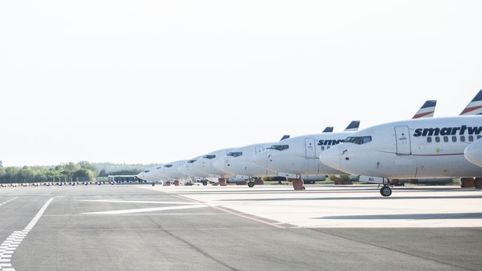 Odstavená dopravní letadla aerolinek Smrtwings a ČSA na Letišti Václava Havla v Praze v době pandemie koronaviru (květen 2020)