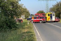 Srážka dvou osobáků ve vysoké rychlosti: Na Kladensku zemřeli dva lidé!