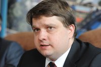 Šmerda se na Ministerstvu dopravy neohřál, VV ho vymění!