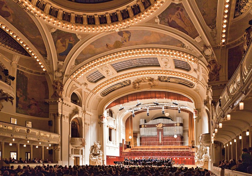 Smetanova síň hostí koncerty klasické hudby již více než století