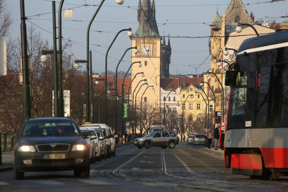 Smetanovo nábřeží v centru Prahy.